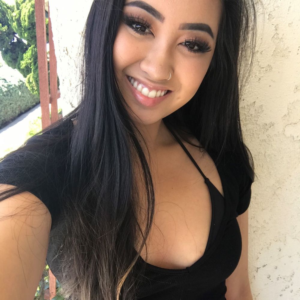 Meet your Posher, Aysia